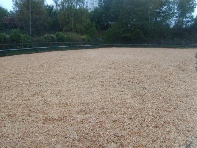 woodchip-riding-arena-400-x-300